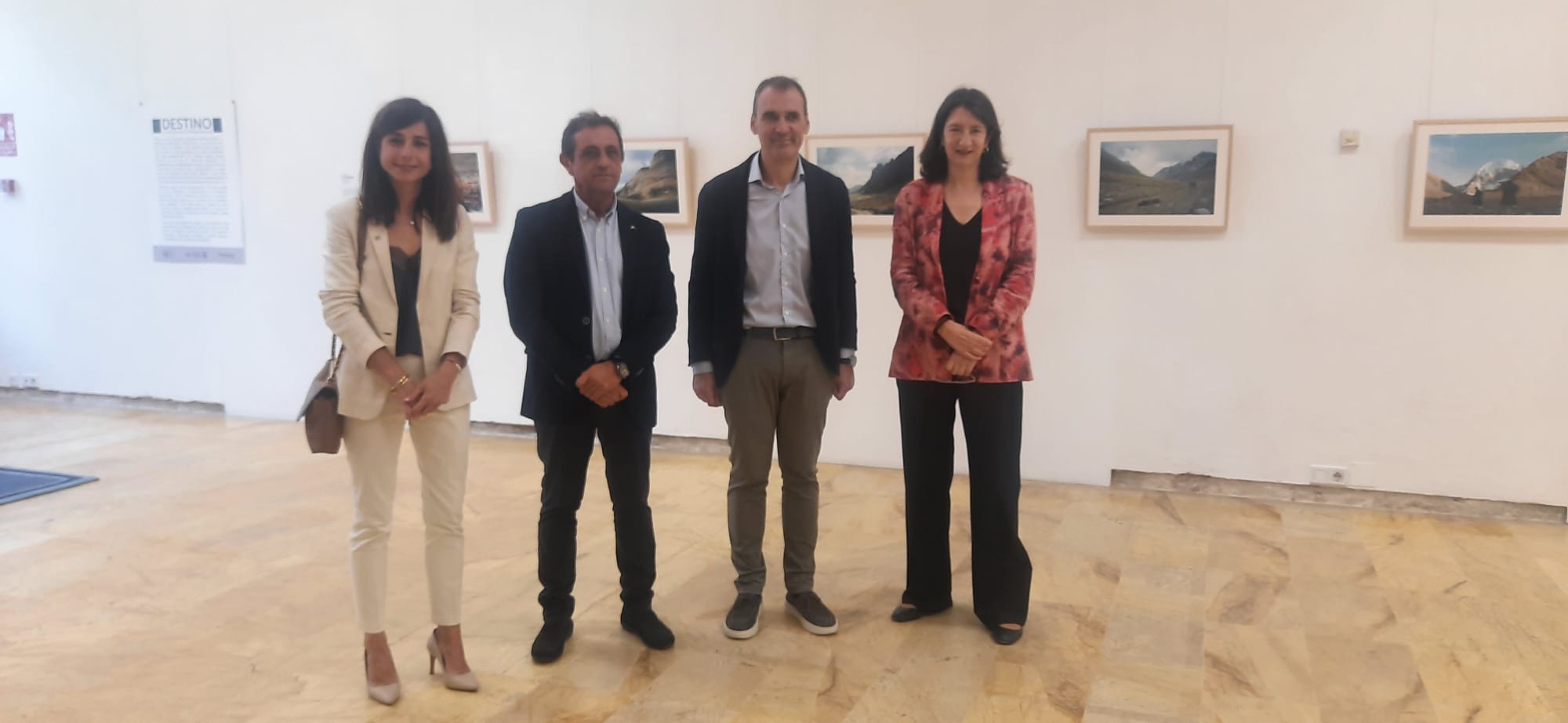 Afundación, ABANCA y el Concello de Tui inauguran «Destino. Unha peregrinación de Manuel Valcárcel»